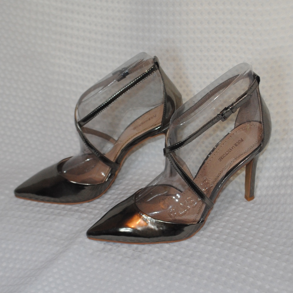 Never worn! Pour La Victoire Cheyne